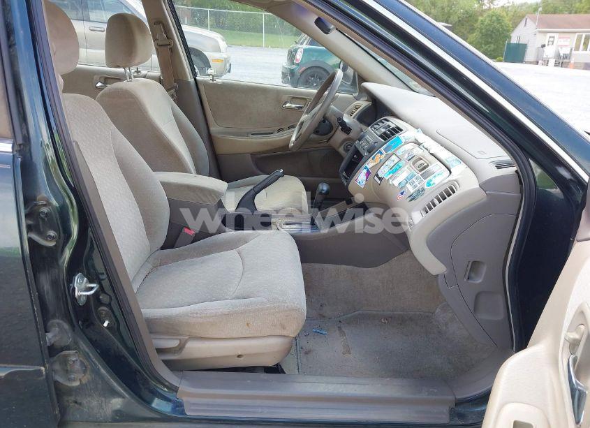 Photo 5 of 2001 Honda Accord 2.3 LX (VIN 1HGCG564X1A025839)