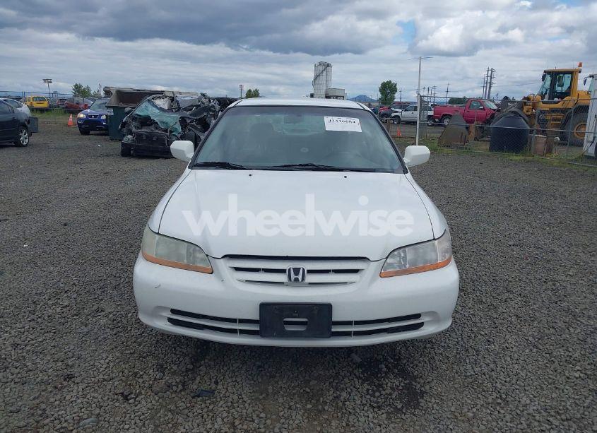 Photo 12 of 2001 Honda Accord 2.3 LX (VIN 1HGCG564X1A030474)