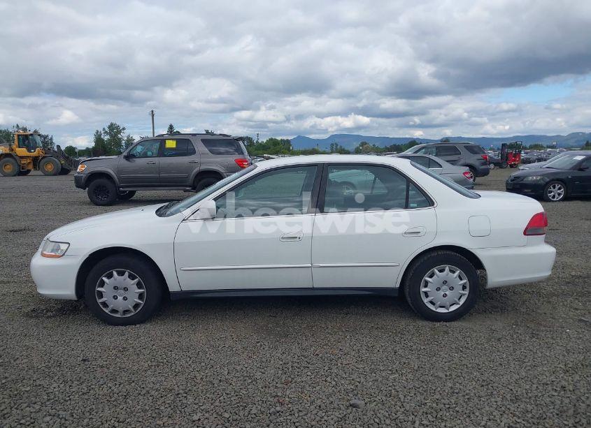 Photo 14 of 2001 Honda Accord 2.3 LX (VIN 1HGCG564X1A030474)