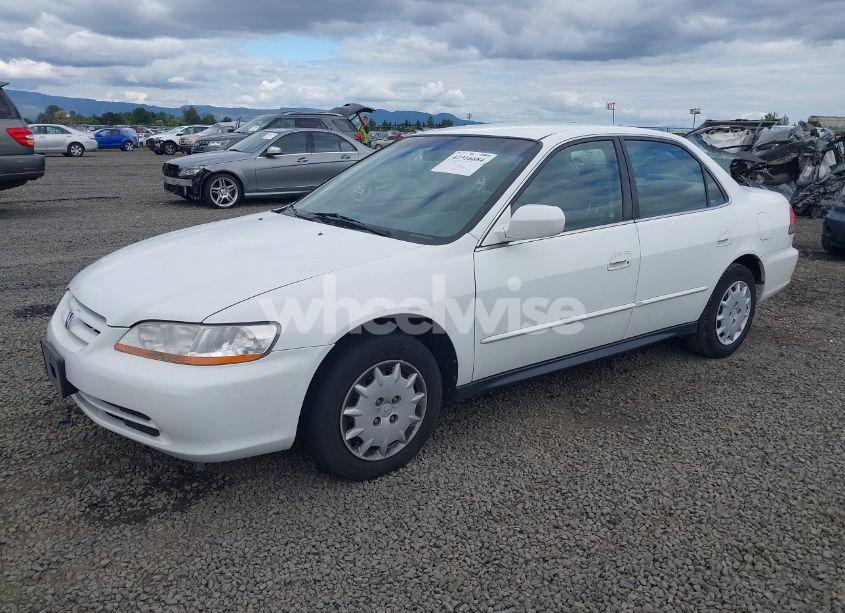 Photo 2 of 2001 Honda Accord 2.3 LX (VIN 1HGCG564X1A030474)