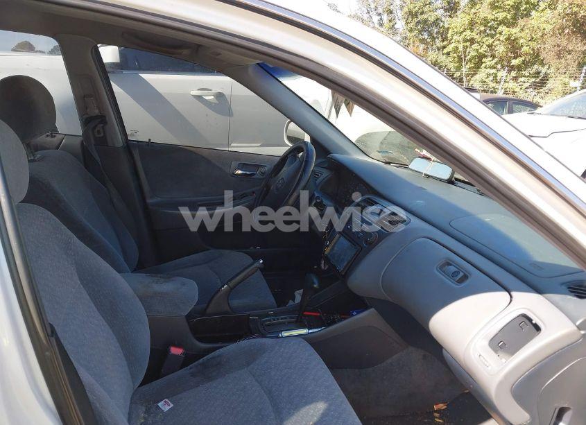 Photo 5 of 2001 Honda Accord 2.3 LX (VIN 1HGCG564X1A116366)