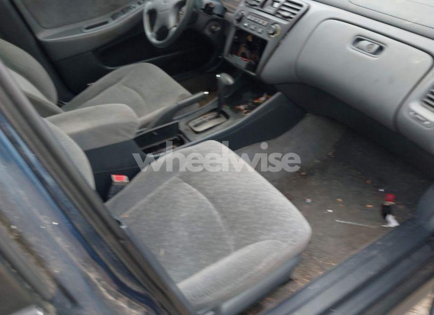 Photo 5 of 2002 Honda Accord 2.3 LX (VIN 1HGCG564X2A147103)
