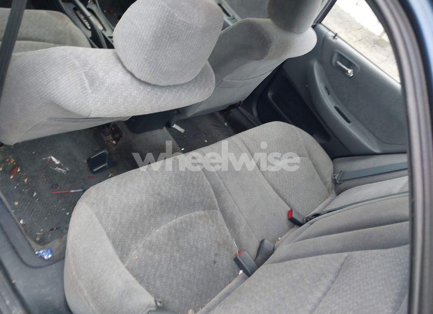 Photo 8 of 2002 Honda Accord 2.3 LX (VIN 1HGCG564X2A147103)