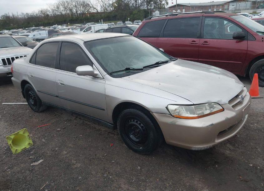 1998 Honda Accord LX (VIN 1HGCG564XWA007574) main photo