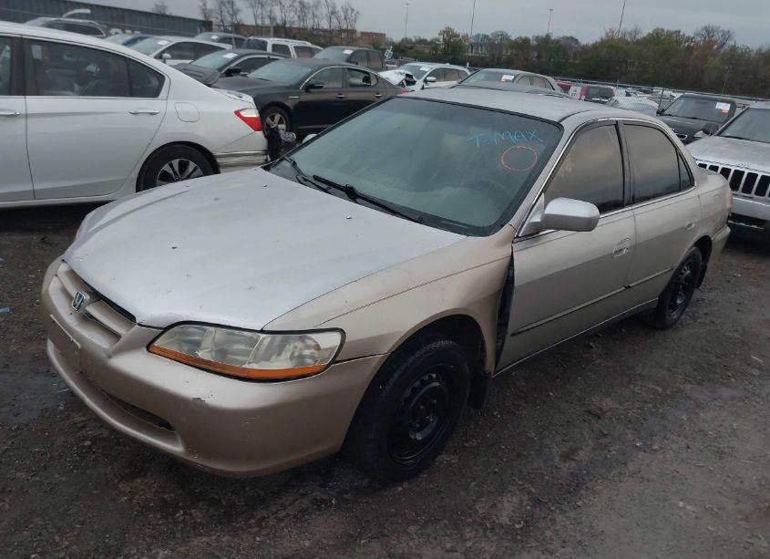 Photo 2 of 1998 Honda Accord LX (VIN 1HGCG564XWA007574)