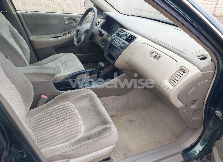 Photo 5 of 1998 Honda Accord LX (VIN 1HGCG564XWA020602)