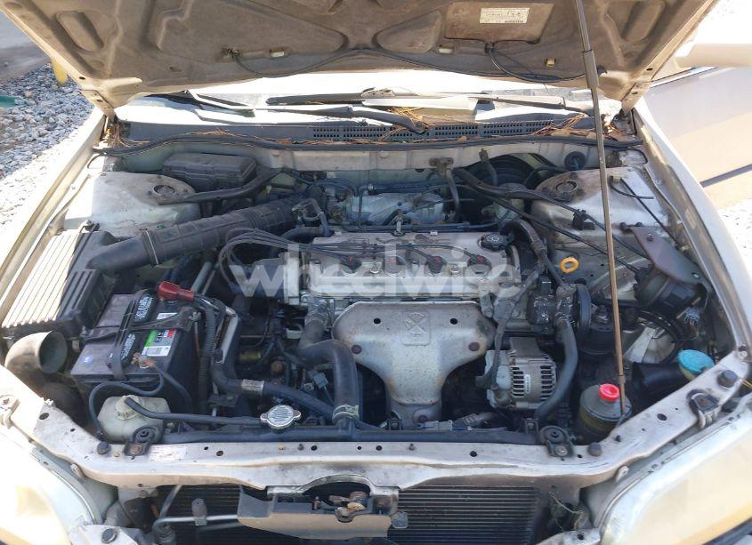 Photo 10 of 1998 Honda Accord LX (VIN 1HGCG564XWA090732)