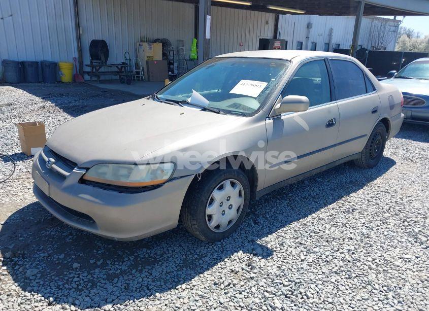Photo 2 of 1998 Honda Accord LX (VIN 1HGCG564XWA090732)