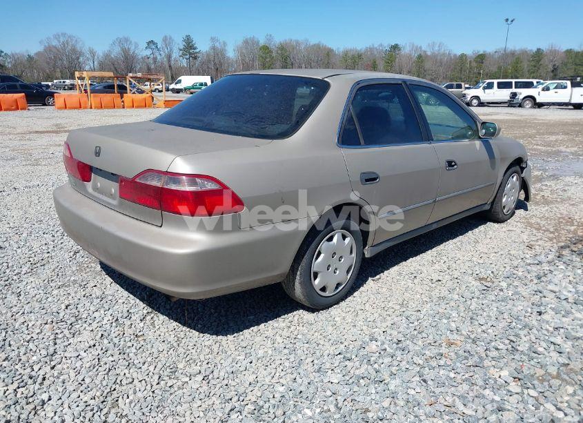 Photo 4 of 1998 Honda Accord LX (VIN 1HGCG564XWA090732)