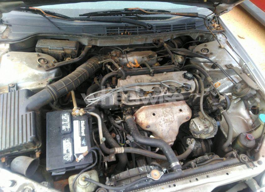 Photo 10 of 1998 Honda Accord LX (VIN 1HGCG564XWA146684)