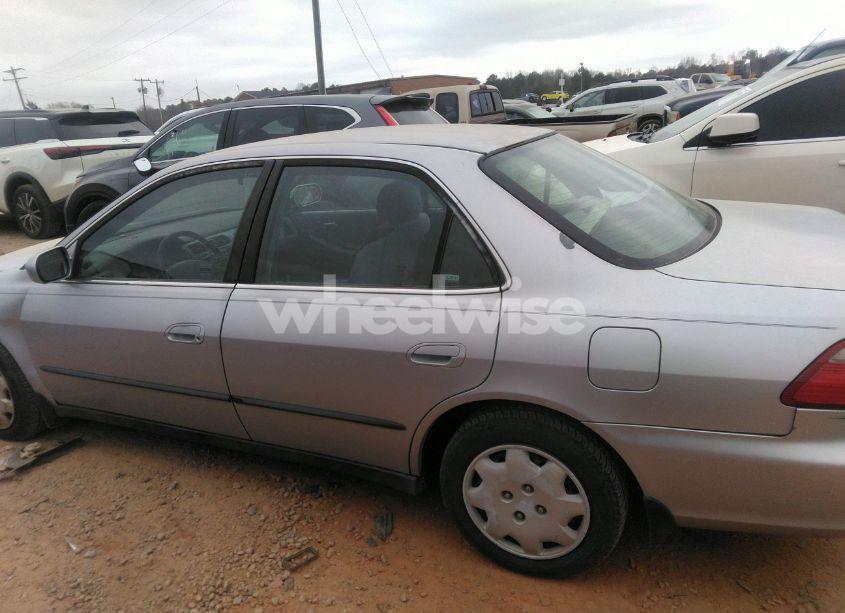 Photo 15 of 1998 Honda Accord LX (VIN 1HGCG564XWA146684)