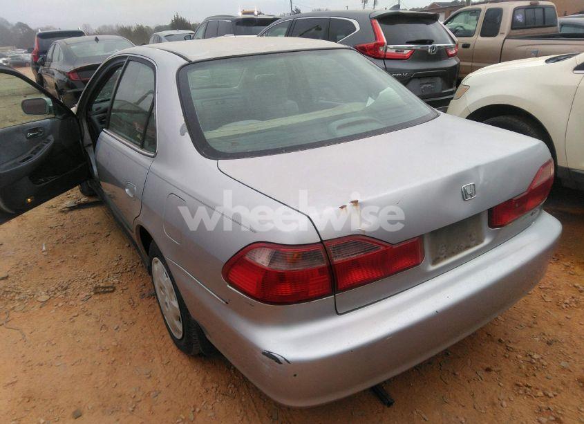 Photo 3 of 1998 Honda Accord LX (VIN 1HGCG564XWA146684)