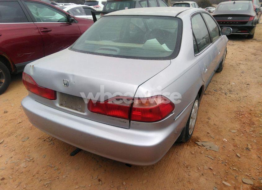 Photo 4 of 1998 Honda Accord LX (VIN 1HGCG564XWA146684)