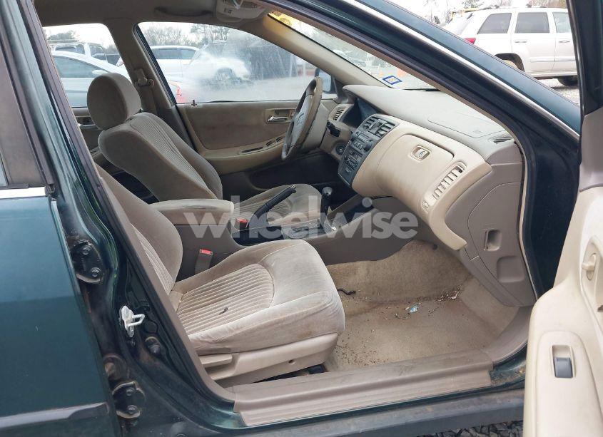 Photo 5 of 1998 Honda Accord LX (VIN 1HGCG564XWA249748)