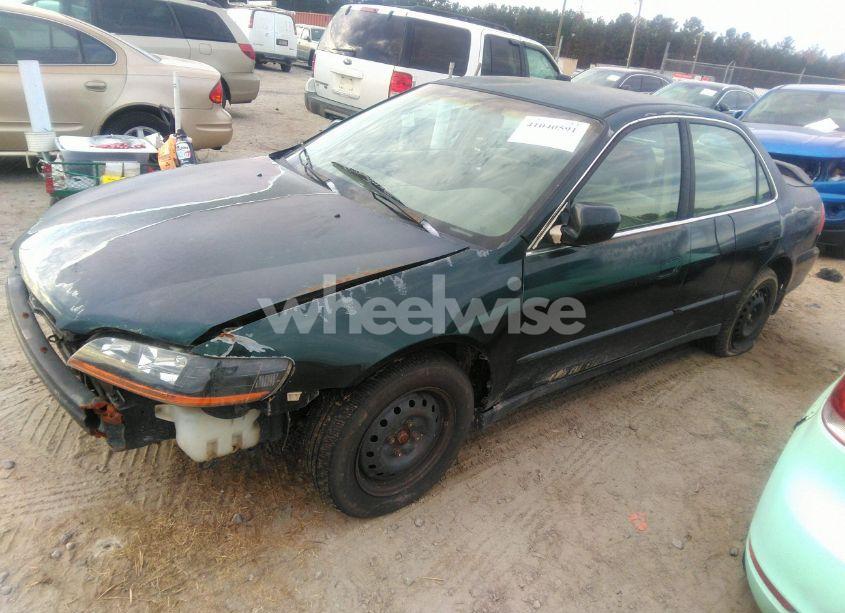 Photo 2 of 1999 Honda Accord LX (VIN 1HGCG564XXA055366)