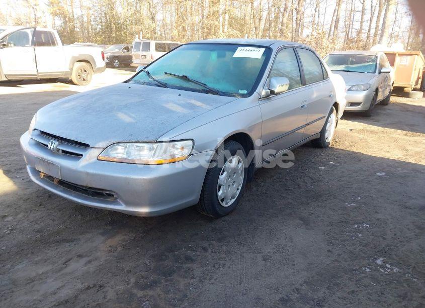 Photo 2 of 1999 Honda Accord LX (VIN 1HGCG564XXA056209)