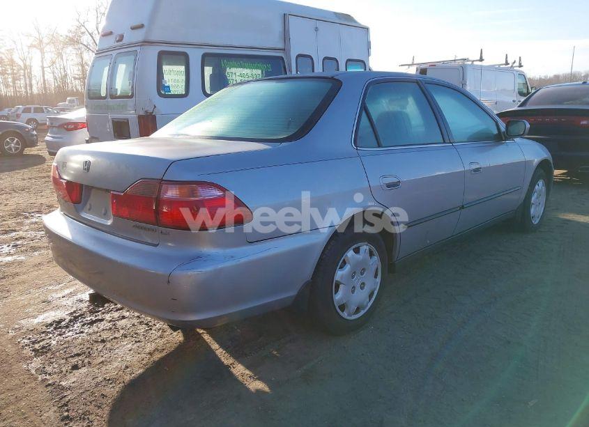 Photo 4 of 1999 Honda Accord LX (VIN 1HGCG564XXA056209)