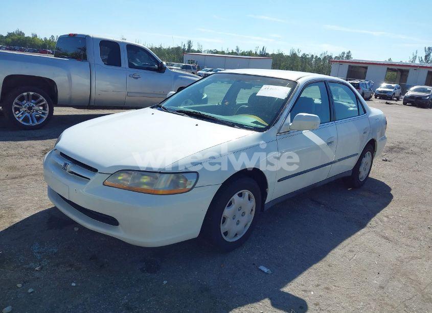 Photo 2 of 2000 Honda Accord 2.3 LX (VIN 1HGCG564XYA019503)