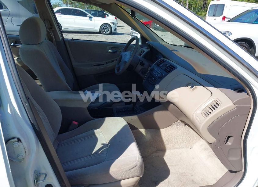 Photo 5 of 2000 Honda Accord 2.3 LX (VIN 1HGCG564XYA019503)