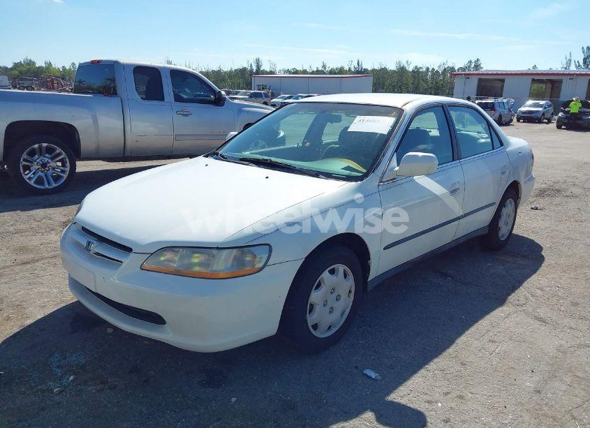 Photo 6 of 2000 Honda Accord 2.3 LX (VIN 1HGCG564XYA019503)