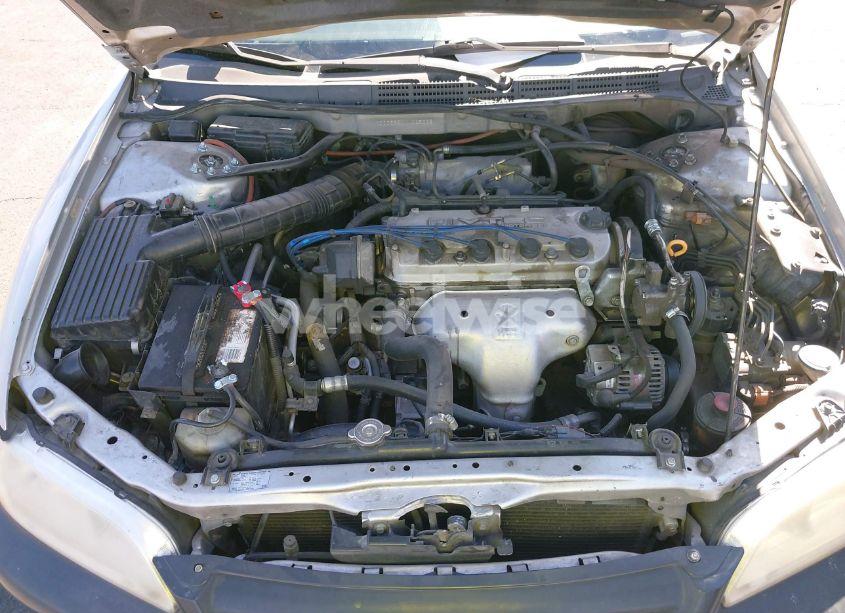 Photo 10 of 2001 Honda Accord 2.3 LX (VIN 1HGCG56501A025325)