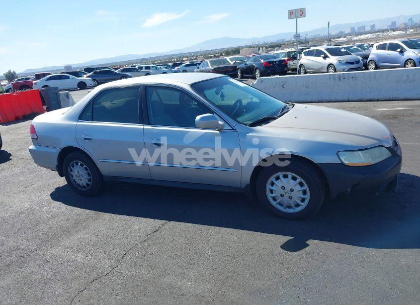 Photo 13 of 2001 Honda Accord 2.3 LX (VIN 1HGCG56501A025325)