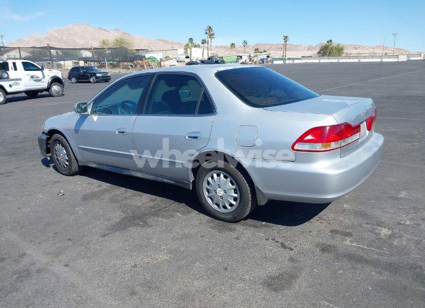 Photo 3 of 2001 Honda Accord 2.3 LX (VIN 1HGCG56501A025325)
