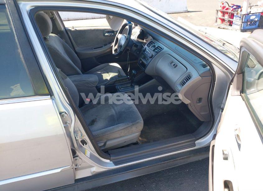 Photo 5 of 2001 Honda Accord 2.3 LX (VIN 1HGCG56501A025325)
