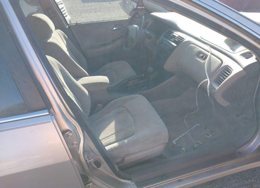 Photo 5 of 2000 Honda Accord 2.3 EX (VIN 1HGCG5650YA032446)