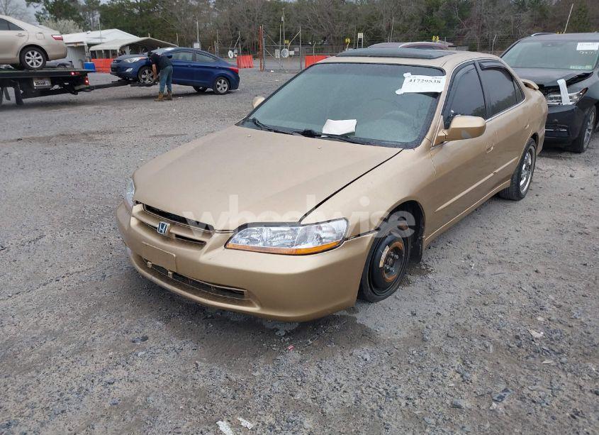 Photo 2 of 1999 Honda Accord EX (VIN 1HGCG5651XA110487)