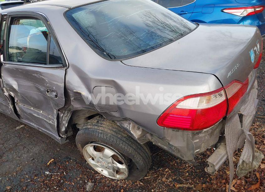 Photo 18 of 2000 Honda Accord 2.3 EX (VIN 1HGCG5651YA129056)