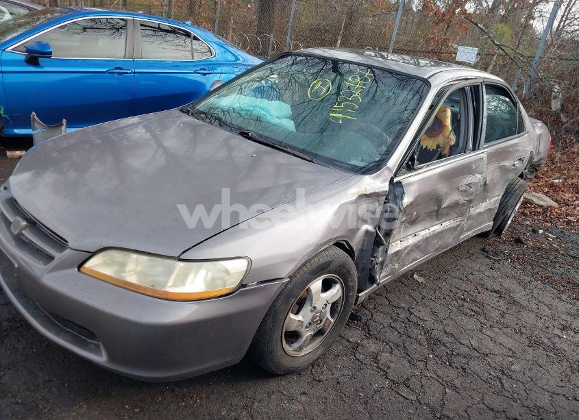 Photo 2 of 2000 Honda Accord 2.3 EX (VIN 1HGCG5651YA129056)