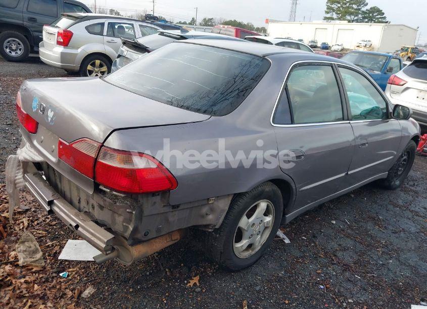 Photo 4 of 2000 Honda Accord 2.3 EX (VIN 1HGCG5651YA129056)