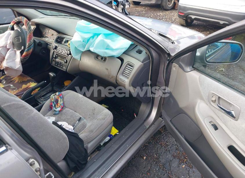 Photo 5 of 2000 Honda Accord 2.3 EX (VIN 1HGCG5651YA129056)