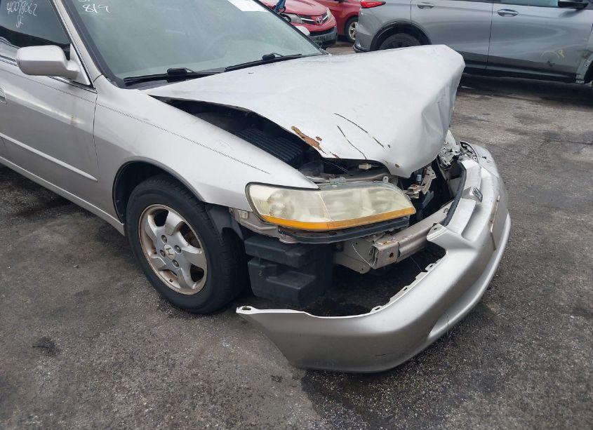 Photo 18 of 1998 Honda Accord EX (VIN 1HGCG5653WA057063)