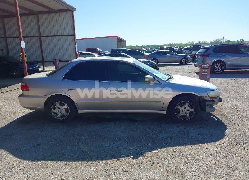 Photo 13 of 1998 Honda Accord EX (VIN 1HGCG5653WA223517)