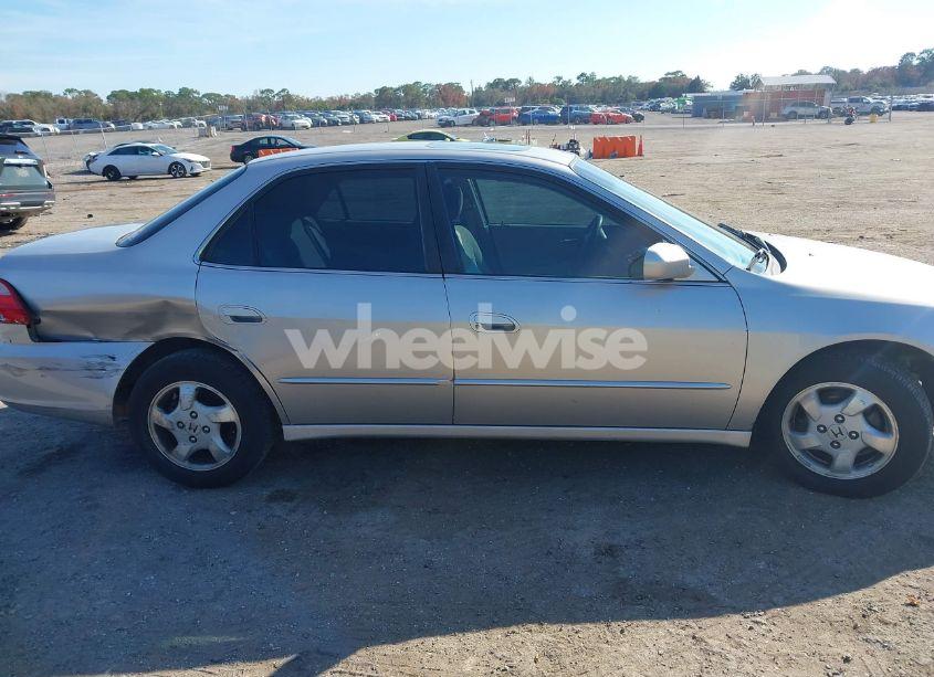 Photo 13 of 1998 Honda Accord EX (VIN 1HGCG5654WA002024)