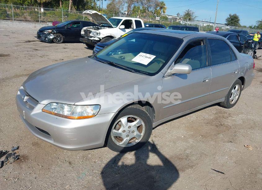 Photo 2 of 1998 Honda Accord EX (VIN 1HGCG5654WA002024)