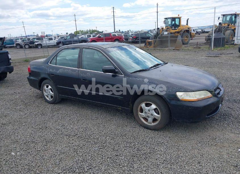 1998 Honda Accord EX (VIN 1HGCG5654WA109056) main photo