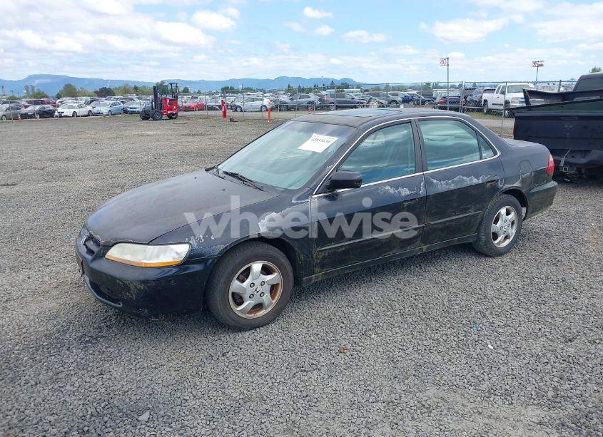 Photo 2 of 1998 Honda Accord EX (VIN 1HGCG5654WA109056)