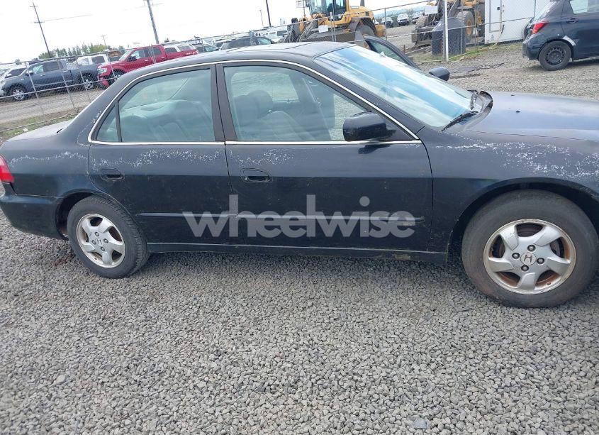 Photo 6 of 1998 Honda Accord EX (VIN 1HGCG5654WA109056)