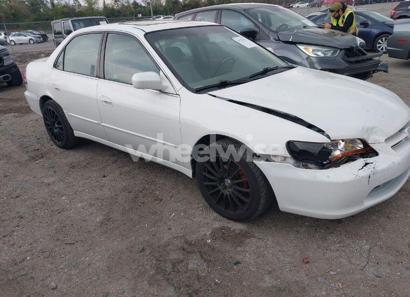 1998 Honda Accord EX (VIN 1HGCG5654WA200179) main photo