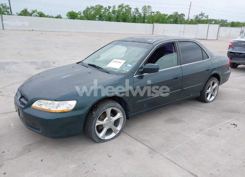 Photo 2 of 1999 Honda Accord EX (VIN 1HGCG5654XA091496)