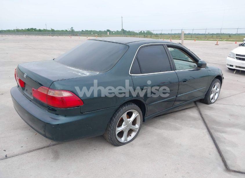 Photo 4 of 1999 Honda Accord EX (VIN 1HGCG5654XA091496)