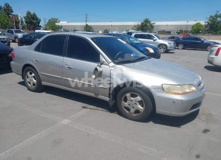 1999 Honda Accord EX (VIN 1HGCG5654XA118924) main photo