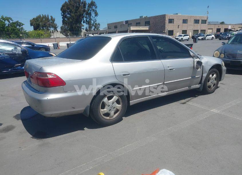 Photo 4 of 1999 Honda Accord EX (VIN 1HGCG5654XA118924)