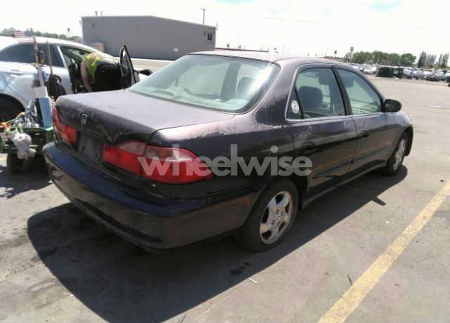 Photo 4 of 1998 Honda Accord EX (VIN 1HGCG5656WA040905)