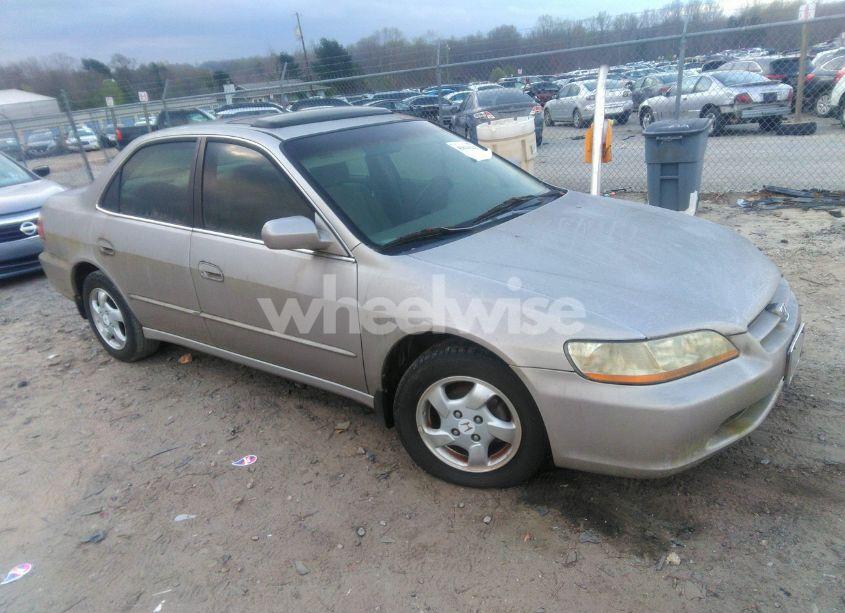 1998 Honda Accord EX (VIN 1HGCG5656WA178833) main photo