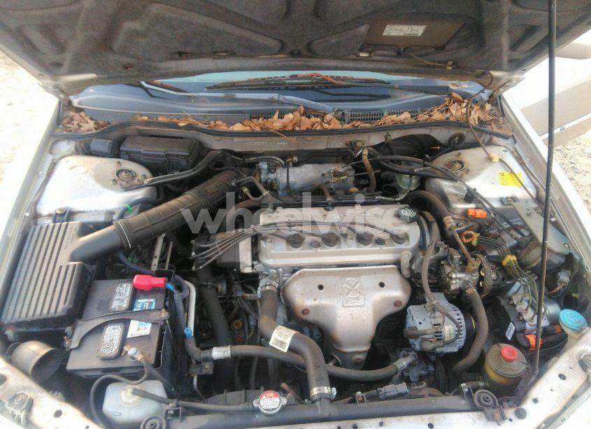 Photo 10 of 1998 Honda Accord EX (VIN 1HGCG5656WA178833)