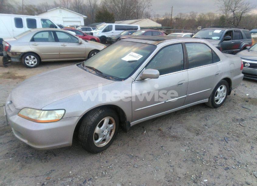 Photo 2 of 1998 Honda Accord EX (VIN 1HGCG5656WA178833)